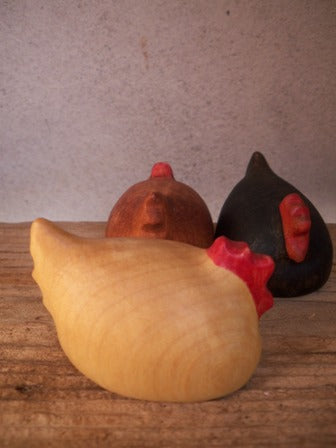 Nesting Hen - Natural
